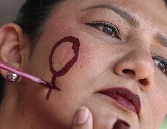 Aumentam agressões políticas em mês de luta contra violência à mulher