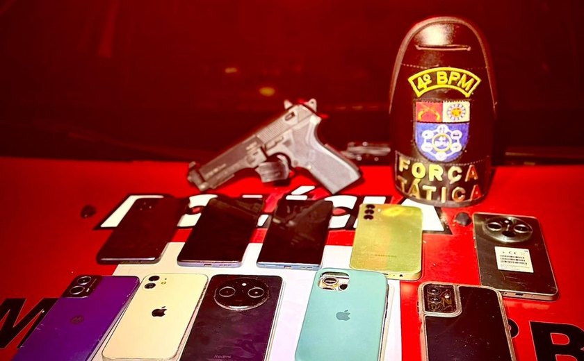 PM descobre depósito de drogas em casa abandonada e prende três suspeitos