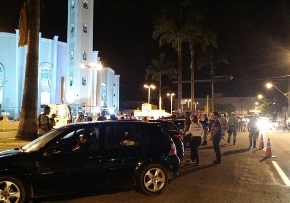 Lei Seca prende 2 e recolhe 9 veículos em Arapiraca