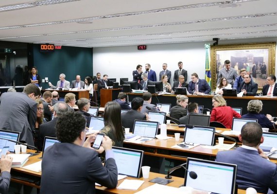 Proposta da reforma da Previdência é aprovada na CCJ