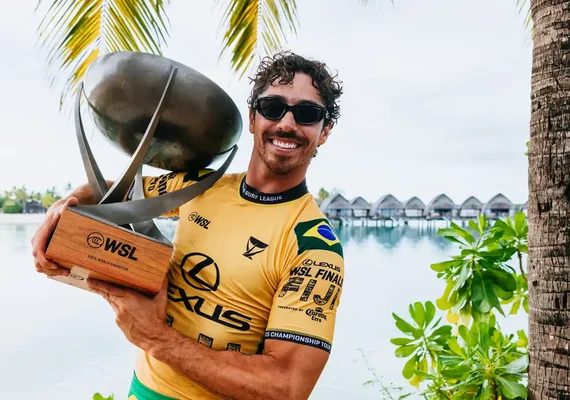 Inspirado em Ronaldo, Yago Dora destaca supremacia brasileira no surfe