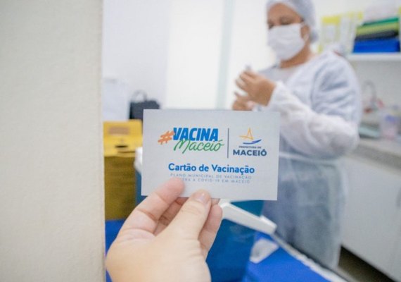 Maceió começa a vacinar pessoas com 30 anos ou mais com a 4ª dose