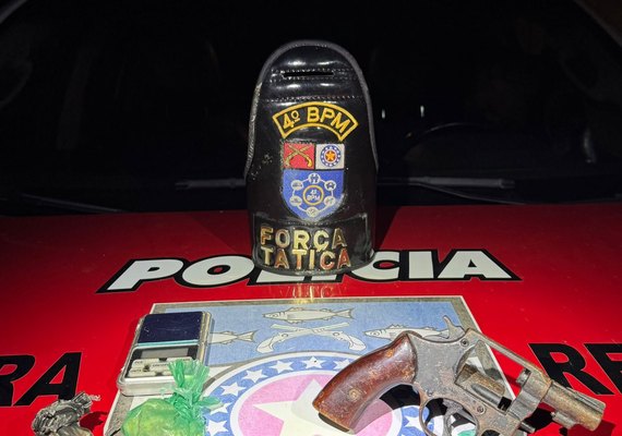 PM apreende arma de fogo e mais de 400 pedras de crack em Maceió e Campo Grande
