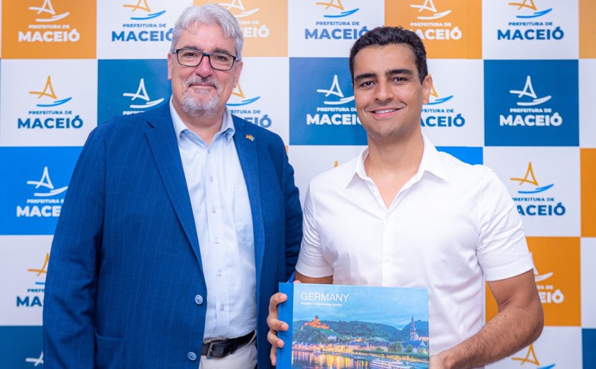 Prefeito JHC recebe cônsul-geral da Alemanha no Nordeste