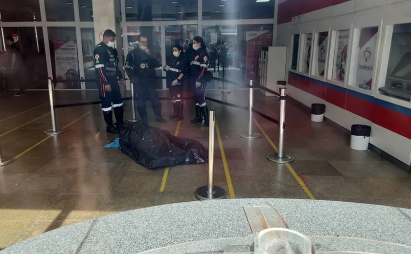 Idoso morre dentro de agência bancária em Arapiraca