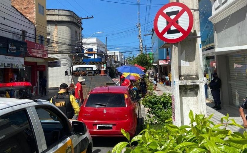 SMTT alerta para estacionamento irregular durante as compras de fim de ano