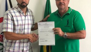 Prefeito autoriza início das obras de reconstrução do novo hospital em Cajueiro