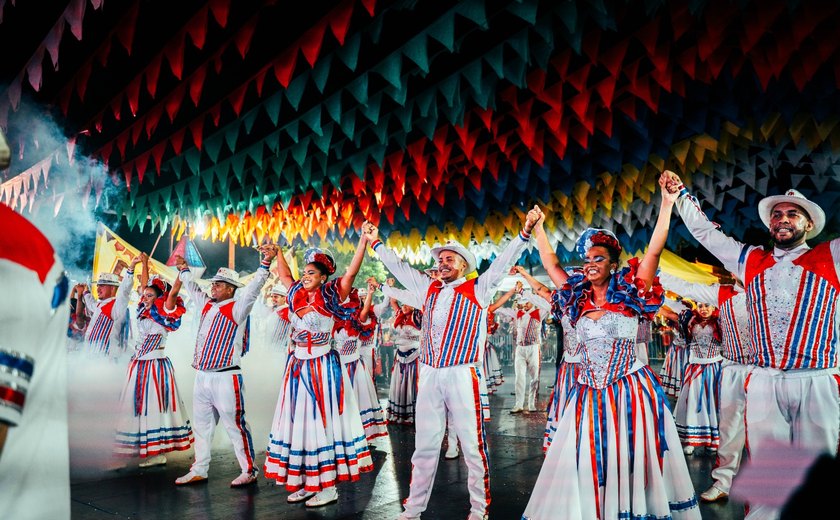 Festival Cultura em Movimento leva música, dança e gastronomia para o espaço de convivência ao lado da roda-gigante