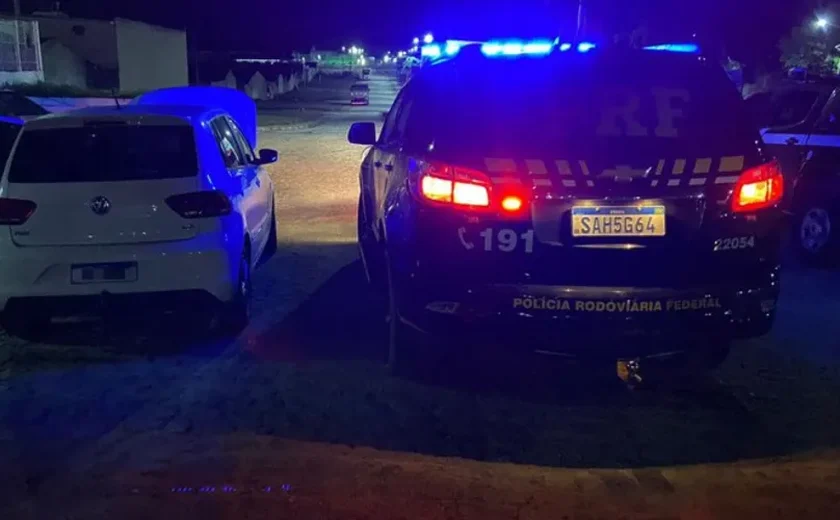 Motorista morre após colisão entre carros na BR-101, em Junqueiro