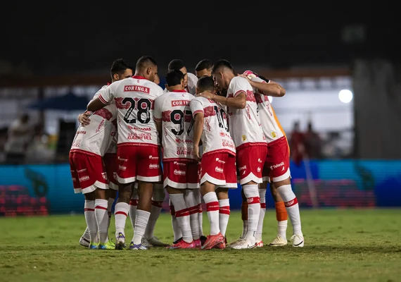 CRB vence Vila Nova e mantém sonho do acesso vivo na Série B