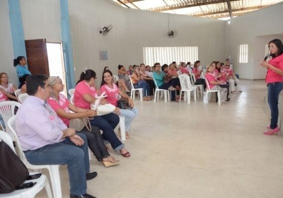 Ação do Outubro Rosa conscientiza servidoras no sistema prisional