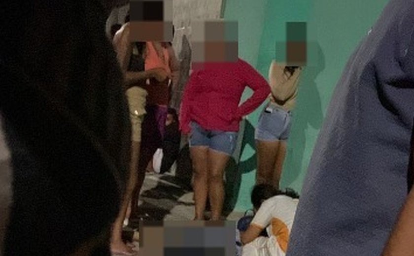 Homem é assassinado na frente da mãe e esposa em Arapiraca