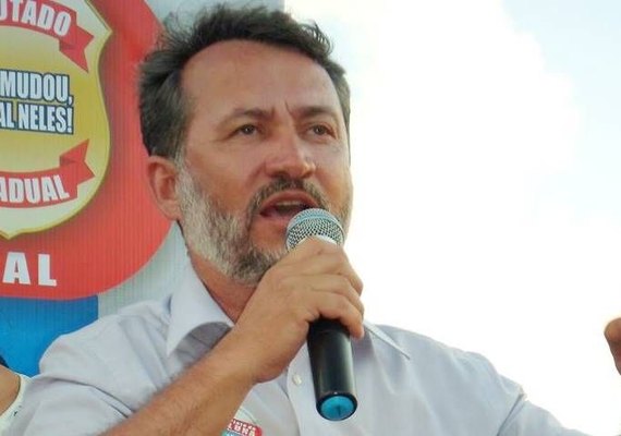 Oposição apresenta Pinto de Luna no lugar de Collor para governo