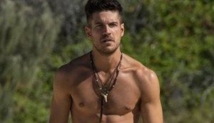 'Tidelands' da Netflix revela Marco Pigossi para o mundo