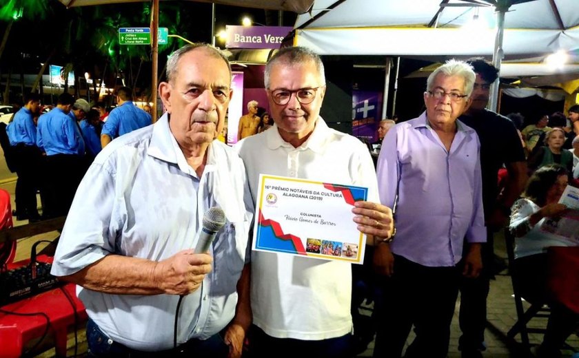Colunista da Tribuna recebe Prêmio Notáveis da Cultura Alagoana