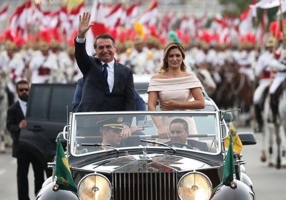 No discurso de posse, Jair Bolsonaro pede apoio para 'reconstruir o país'