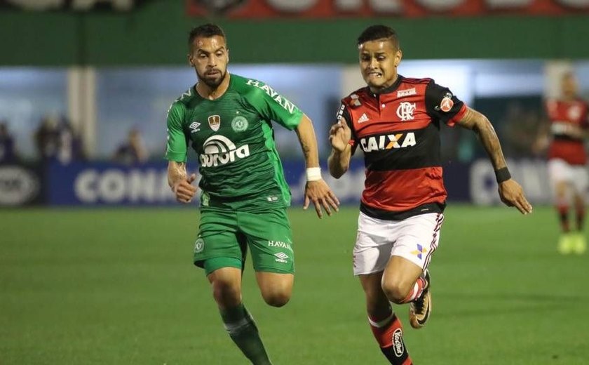 Chapecoense e Flamengo ficam no empate em 1º jogo das oitavas
