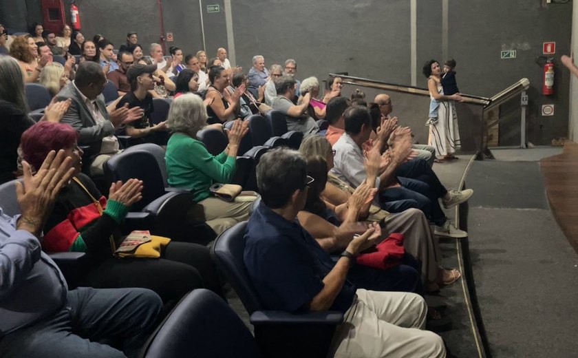 Normando Vasconcelos lança edição ampliada de obra sobre a poesia de repente