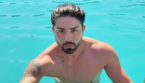 Rico cogita cirurgia para diminuir a altura: 'Serrar os ossos da perna'