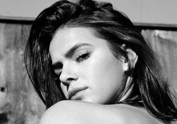 Após críticas, TV Globo deve afastar Bruna Marquezine das novelas
