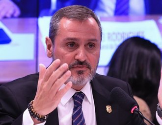 Polícia Federal retira credenciais de agente de imigração dos Estados Unidos