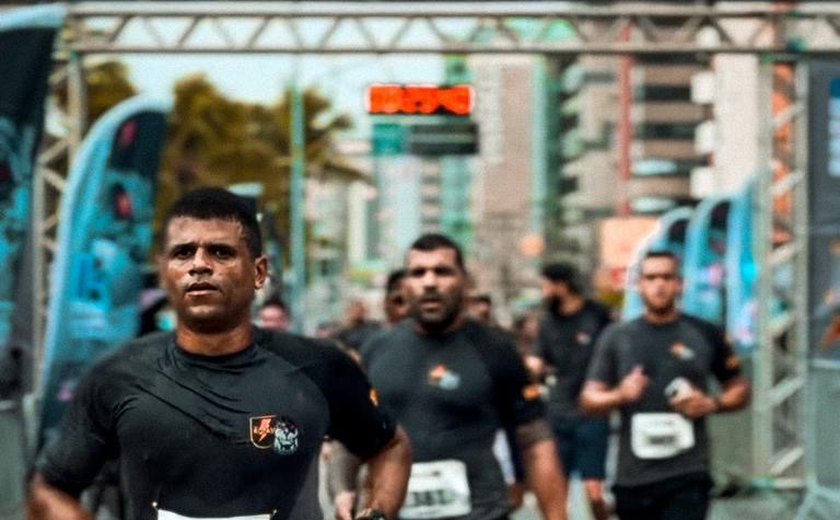 Milhares de atletas participam da 3ª corrida do Batalhão de Rotam na orla de Maceió