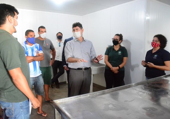 MPT realiza inspeção para verificar condições de saúde e segurança no centro pesqueiro