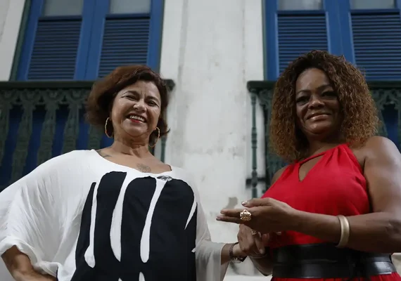 Maior roda de samba homenageia D. Ivone Lara e Nilze Carvalho, no Rio
