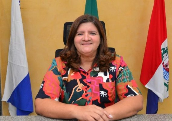 Delmiro: Ziane Costa inicia governo com jeito próprio de administrar