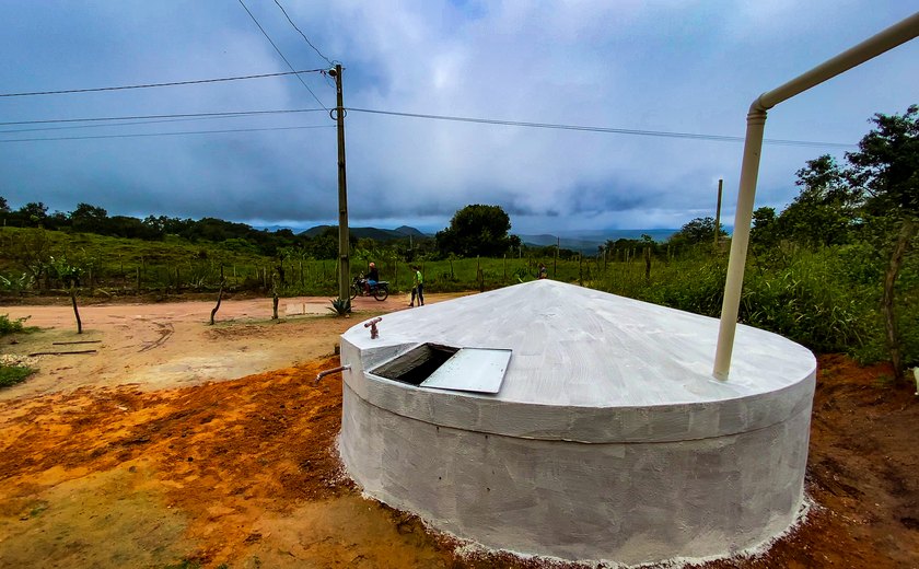 Parceria entrega cisternas para comunidades no Sertão de Alagoas