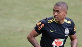 Lesão de Douglas Costa pode fazer atacante perder a temporada