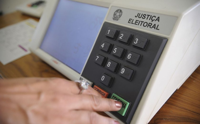Eleitores de cinco municípios voltam às urnas neste domingo