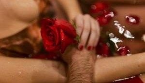 De um encontro casual ao namoro: o amor pode estar em um app de relacionamentos liberais