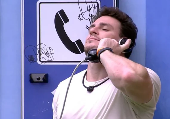 'BBB23': Gustavo atende o Big Fone, vai parar direto no Paredão e arrasta outro brother