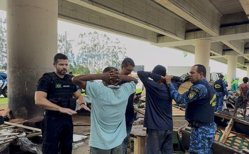 Estruturas ligadas ao crime são removidas em viaduto da antiga PRF