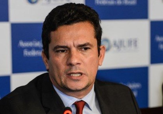 Parlamentares articulam denúncia sobre a ligação de Moro com quadrilha de fraudadores