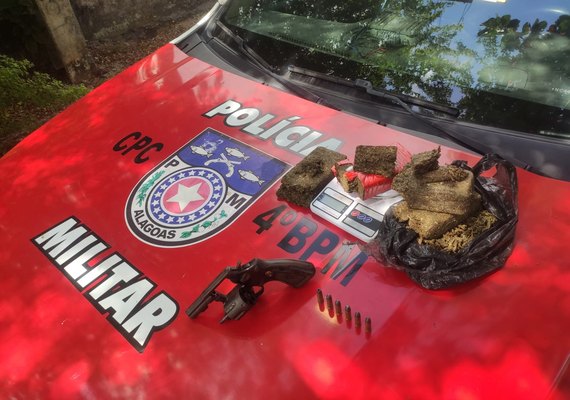 Polícia Militar apreende uma arma de fogo e 1,4 kg de drogas em Maceió