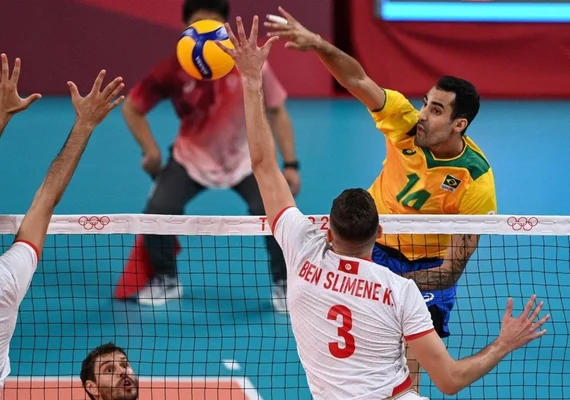 Douglas Souza confirma volta ao vôlei em clube da Superliga