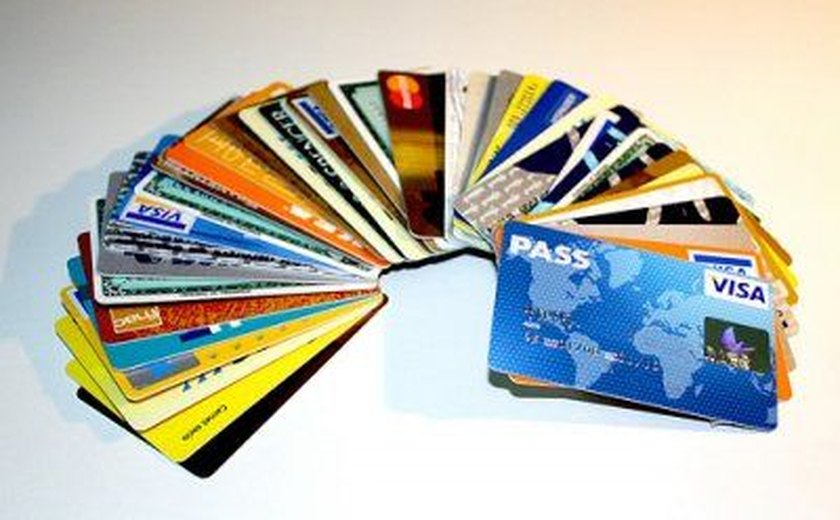 Nova regra do cartão restringe pagamento mínimo da fatura a 1 mês