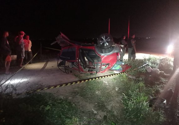 Grave acidente entre três veículos deixa três pessoas mortas na rodovia AL-115 em Igaci