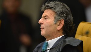 Em liminar, Fux diz que presidente tem poder limitado sobre Forças Armadas