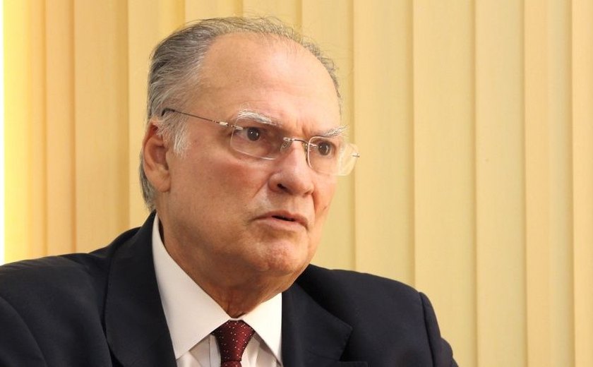 Roberto Freire anuncia saída do governo; Jungmann permanece na Defesa
