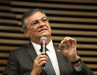 Flávio Dino cita Master e determina revisão de regras da CVM