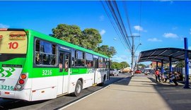 Mais de 300 abrigos de pontos de ônibus passaram por manutenção em 2017