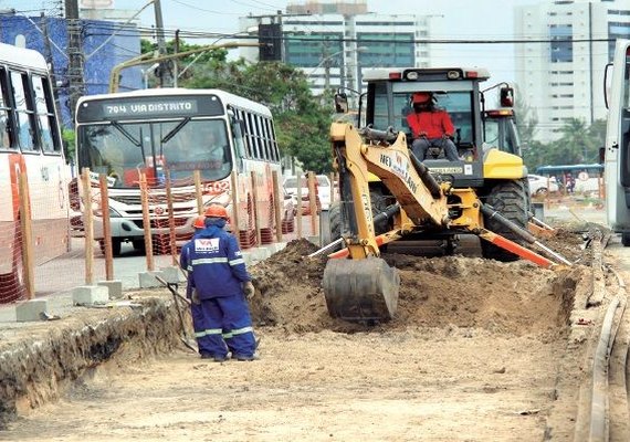 Obras do VLT em Maceió devem ficar prontas em maio do próximo ano