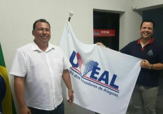 Após prazo regimental, vereadores confirmam eleição com única chapa