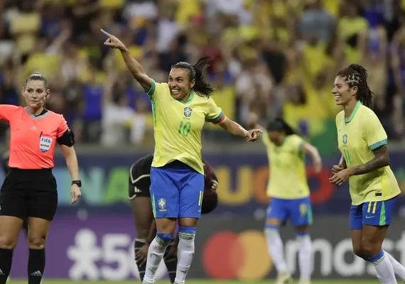 Marta marca duas vezes e seleção feminina goleia a Jamaica em amistoso