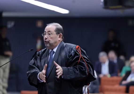 Julgamento de Bolsonaro, dia 2: advogados de ex-presidente e generais questionam provas da trama golpista, delação de Cid e conduta de Moraes