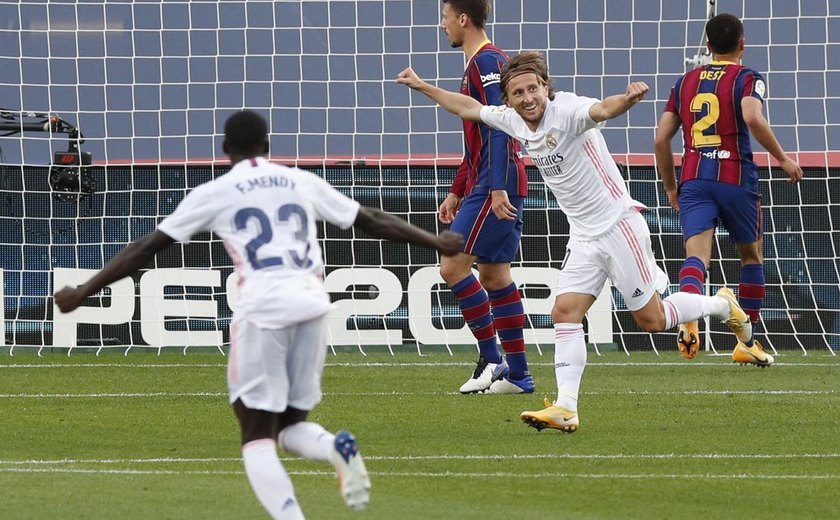 Real Madrid vence clássico com Barcelona em pleno Camp Nou