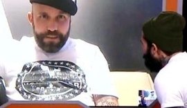 Ex-BBB Caruso ameaça Wagner: 'Vou te arrebentar aqui fora'